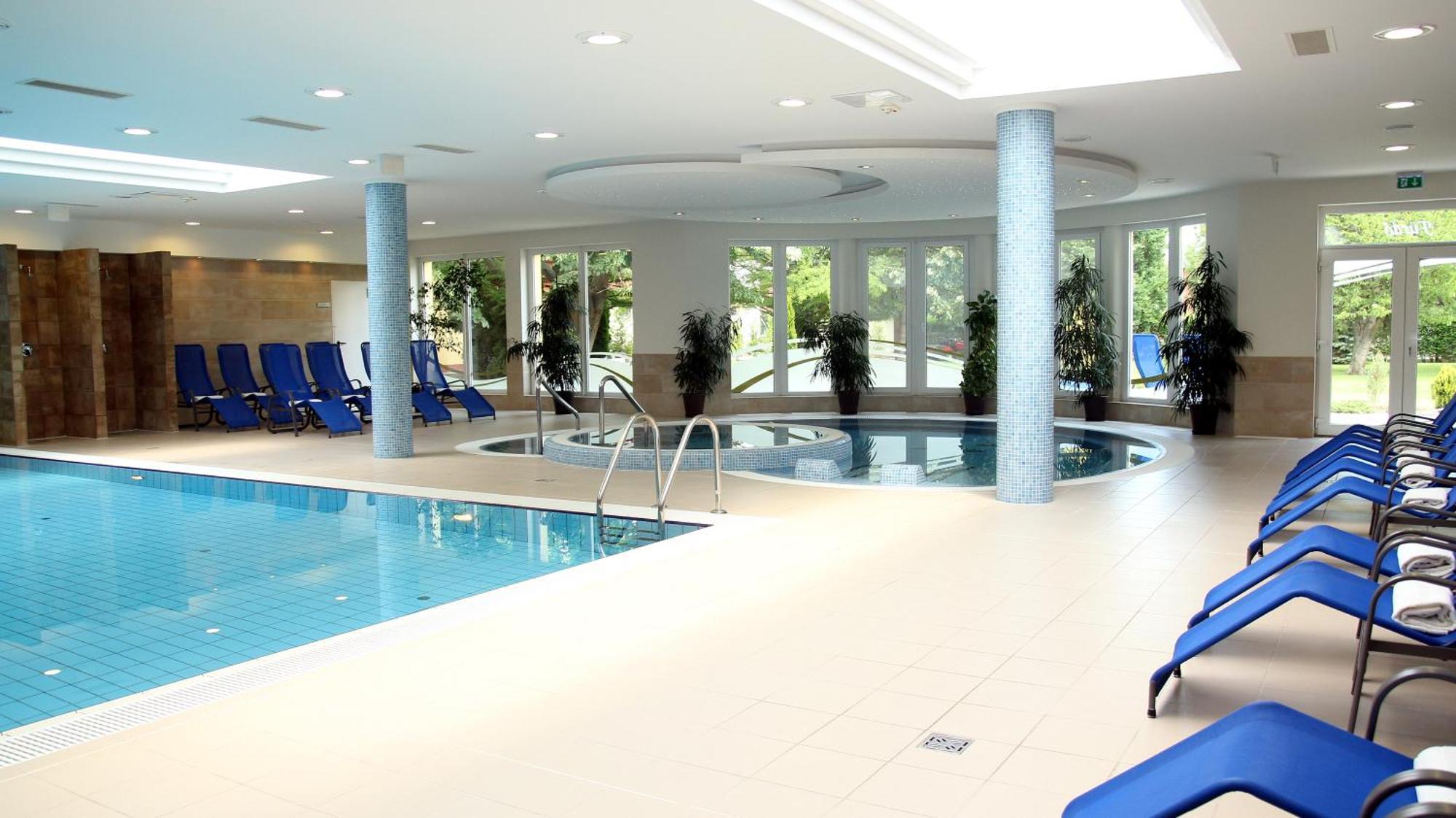 Garden Hotel Wellness Es Konferencia Szolnok Instalações foto