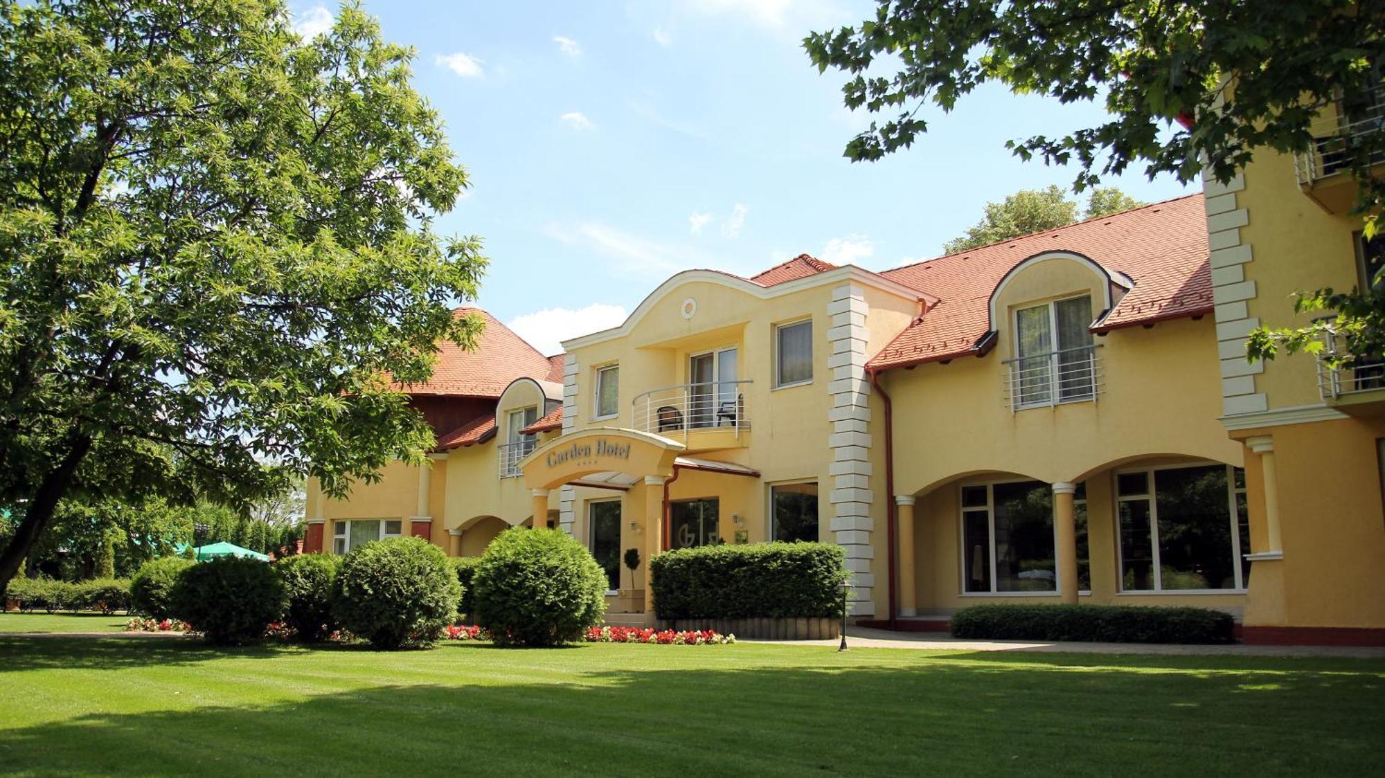 Garden Hotel Wellness Es Konferencia Szolnok Exterior foto