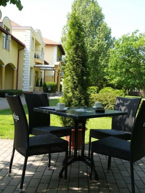Garden Hotel Wellness Es Konferencia Szolnok Exterior foto