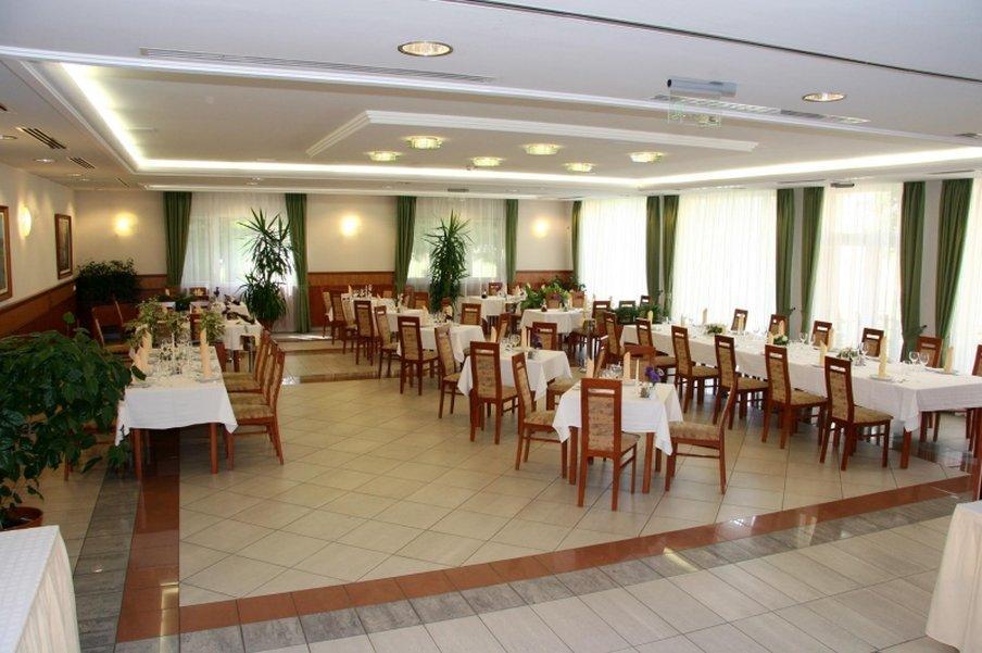 Garden Hotel Wellness Es Konferencia Szolnok Restaurante foto