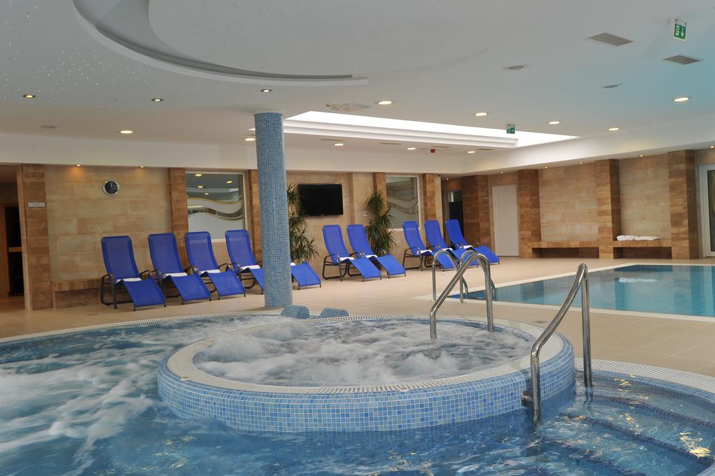 Garden Hotel Wellness Es Konferencia Szolnok Exterior foto