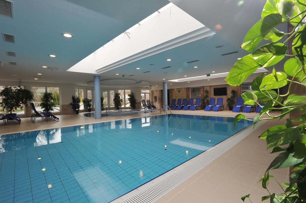 Garden Hotel Wellness Es Konferencia Szolnok Exterior foto